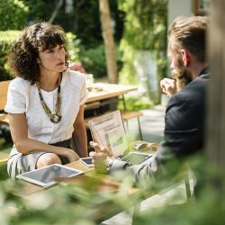 Pareja dialogando en Divorcio sin hijos. Masfacilabogados.com